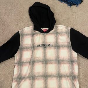 Supreme Hoodie